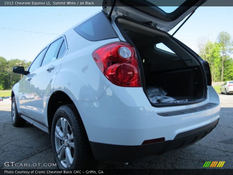 Summit White / Jet Black 2013 Chevrolet Equinox LS