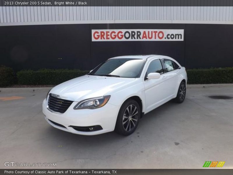 Bright White / Black 2013 Chrysler 200 S Sedan