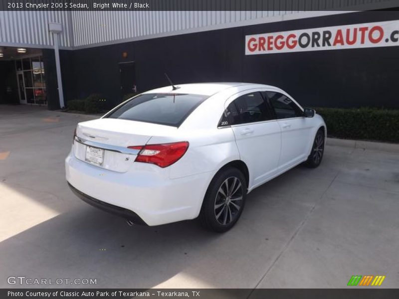 Bright White / Black 2013 Chrysler 200 S Sedan