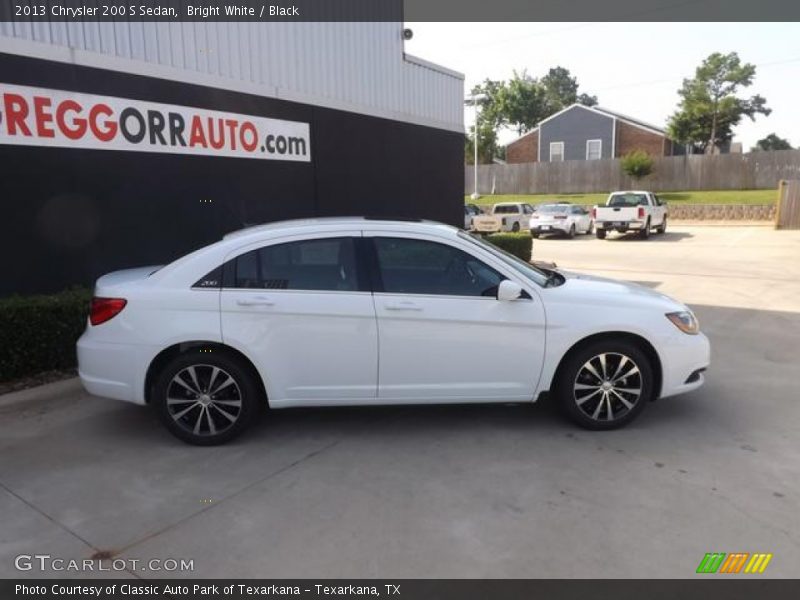 Bright White / Black 2013 Chrysler 200 S Sedan