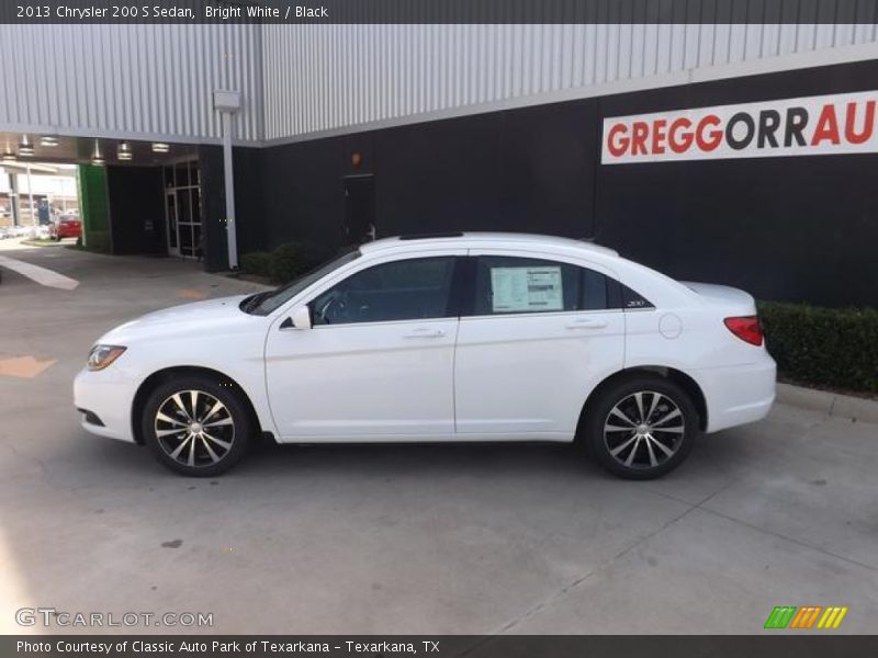 Bright White / Black 2013 Chrysler 200 S Sedan