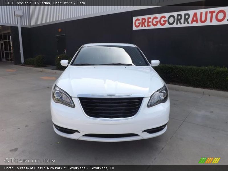 Bright White / Black 2013 Chrysler 200 S Sedan
