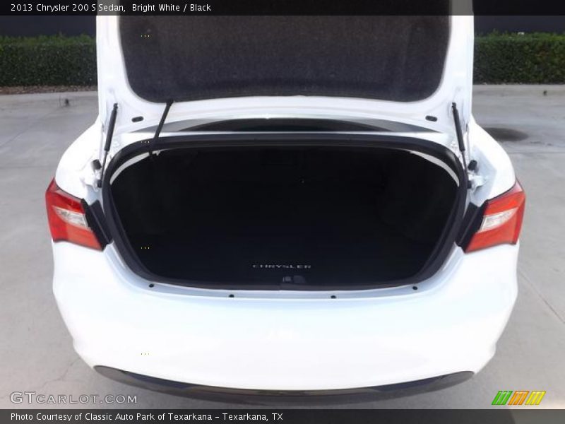 Bright White / Black 2013 Chrysler 200 S Sedan