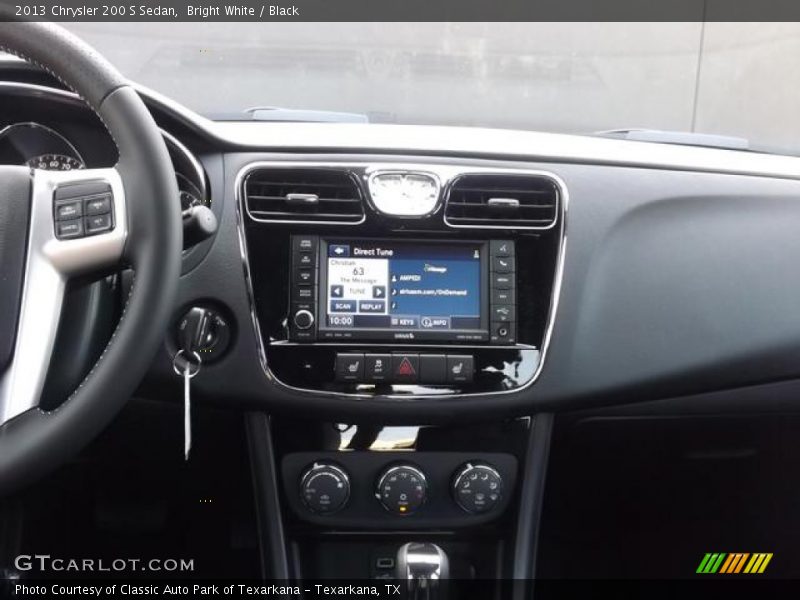 Bright White / Black 2013 Chrysler 200 S Sedan