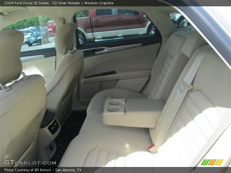 CD Silver Metallic / Medium Graphite 2004 Ford Focus SE Sedan