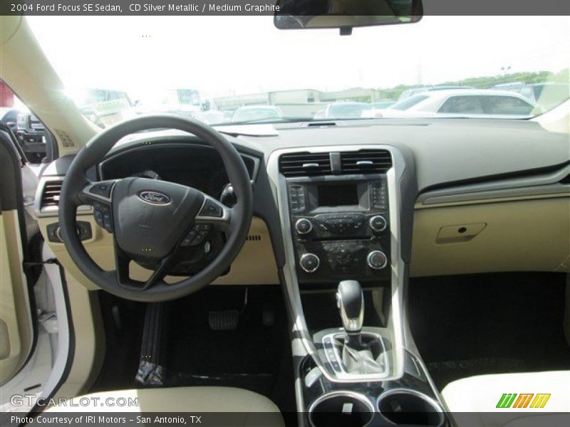 CD Silver Metallic / Medium Graphite 2004 Ford Focus SE Sedan