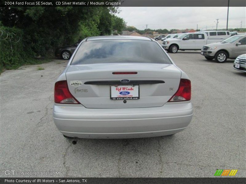 CD Silver Metallic / Medium Graphite 2004 Ford Focus SE Sedan