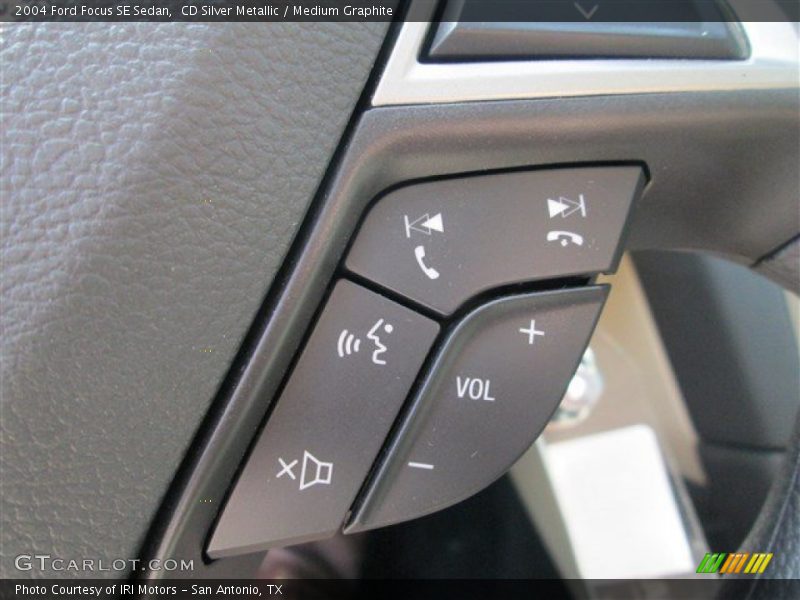 CD Silver Metallic / Medium Graphite 2004 Ford Focus SE Sedan