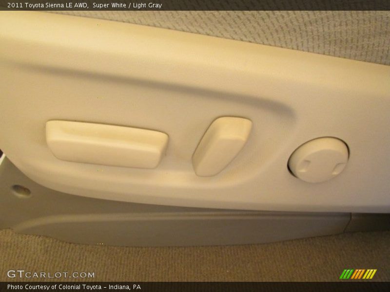 Super White / Light Gray 2011 Toyota Sienna LE AWD
