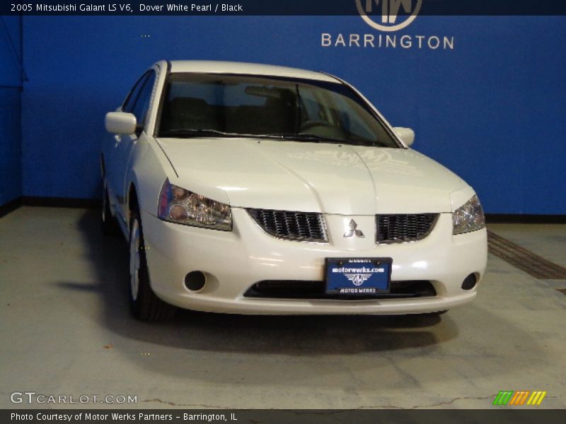 Dover White Pearl / Black 2005 Mitsubishi Galant LS V6