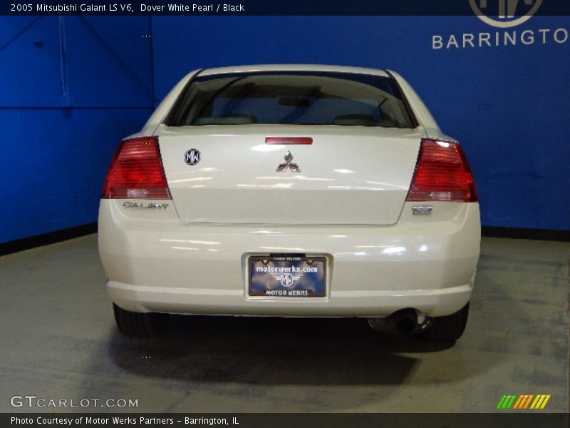 Dover White Pearl / Black 2005 Mitsubishi Galant LS V6