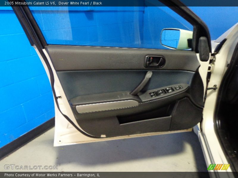 Dover White Pearl / Black 2005 Mitsubishi Galant LS V6