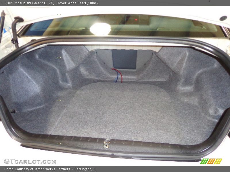  2005 Galant LS V6 Trunk