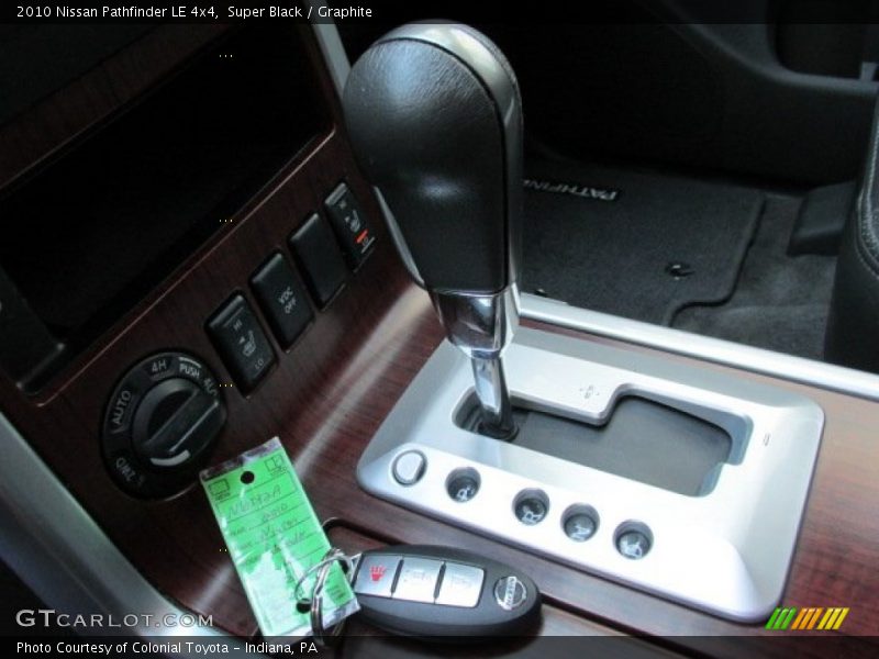 Super Black / Graphite 2010 Nissan Pathfinder LE 4x4