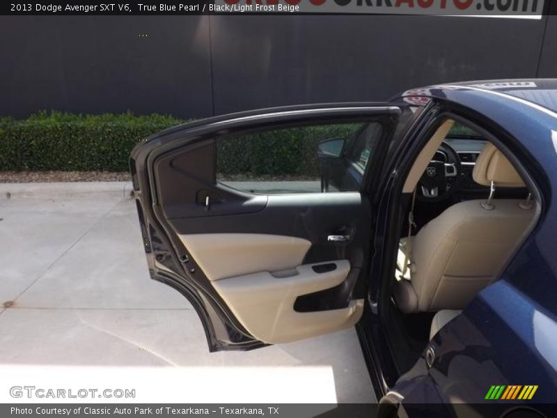 True Blue Pearl / Black/Light Frost Beige 2013 Dodge Avenger SXT V6