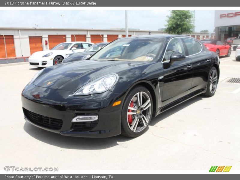Front 3/4 View of 2013 Panamera Turbo