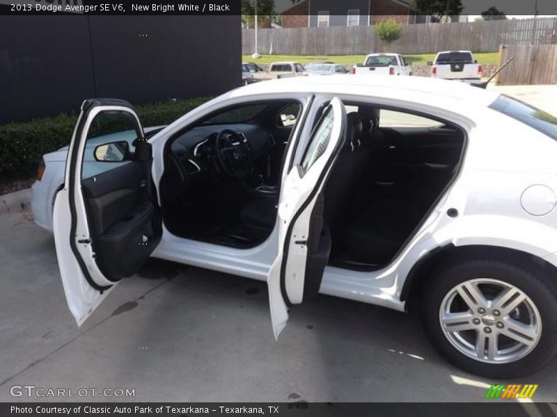 New Bright White / Black 2013 Dodge Avenger SE V6