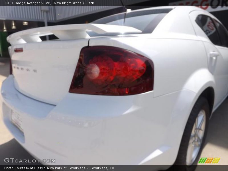 New Bright White / Black 2013 Dodge Avenger SE V6