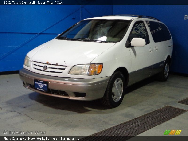 Super White / Oak 2002 Toyota Sienna LE