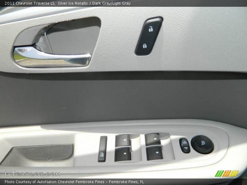 Silver Ice Metallic / Dark Gray/Light Gray 2011 Chevrolet Traverse LS