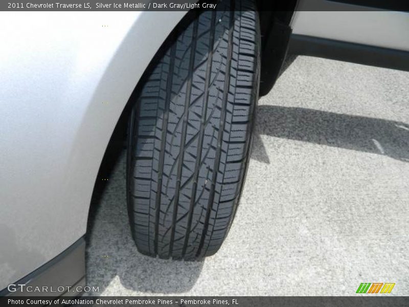Silver Ice Metallic / Dark Gray/Light Gray 2011 Chevrolet Traverse LS