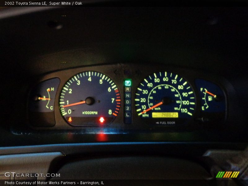Super White / Oak 2002 Toyota Sienna LE