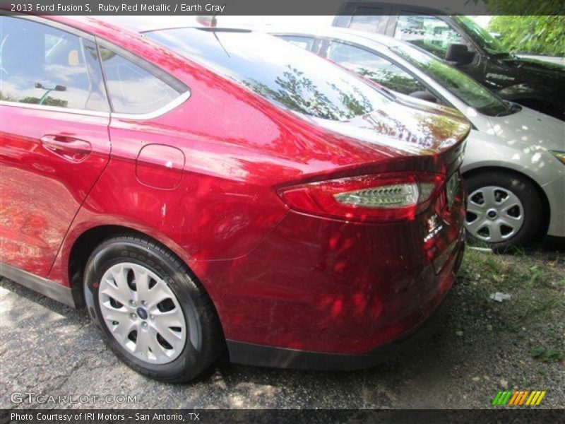 Ruby Red Metallic / Earth Gray 2013 Ford Fusion S