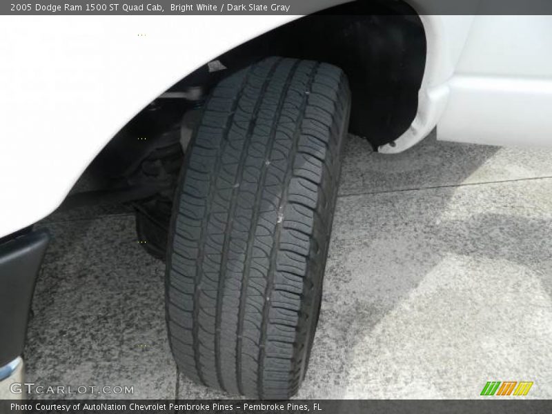Bright White / Dark Slate Gray 2005 Dodge Ram 1500 ST Quad Cab