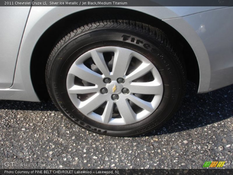 Silver Ice Metallic / Jet Black/Medium Titanium 2011 Chevrolet Cruze LS