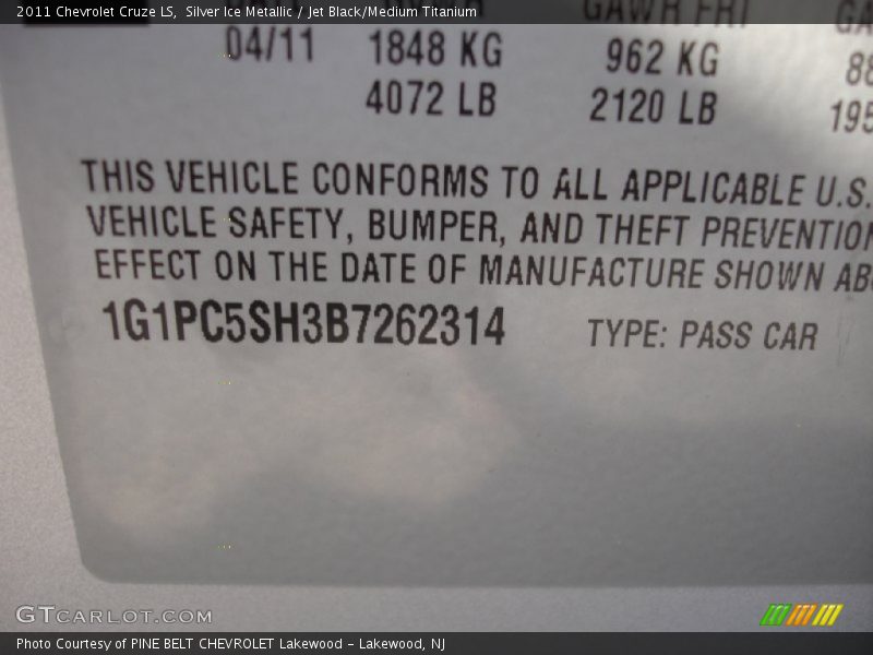 Silver Ice Metallic / Jet Black/Medium Titanium 2011 Chevrolet Cruze LS