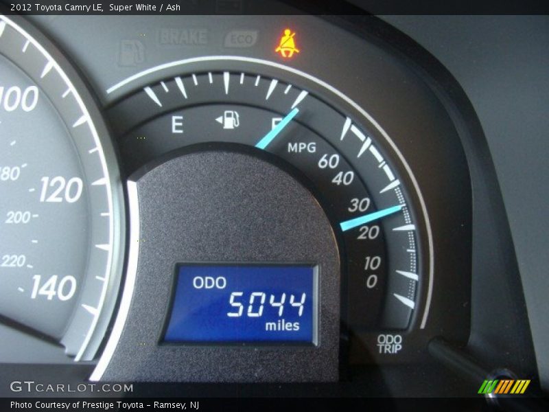 Super White / Ash 2012 Toyota Camry LE