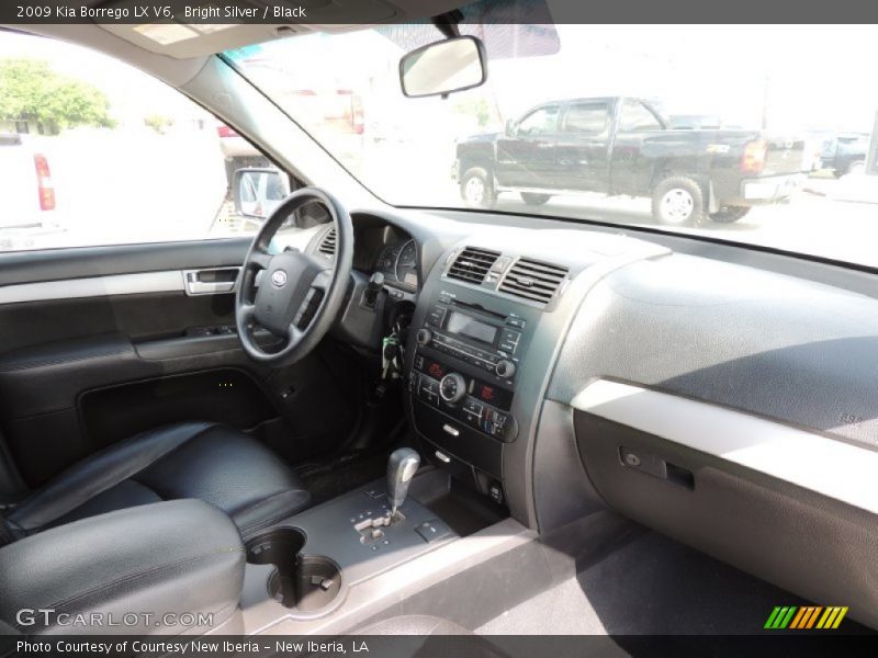 Bright Silver / Black 2009 Kia Borrego LX V6
