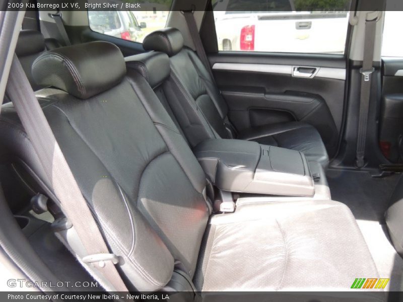 Bright Silver / Black 2009 Kia Borrego LX V6