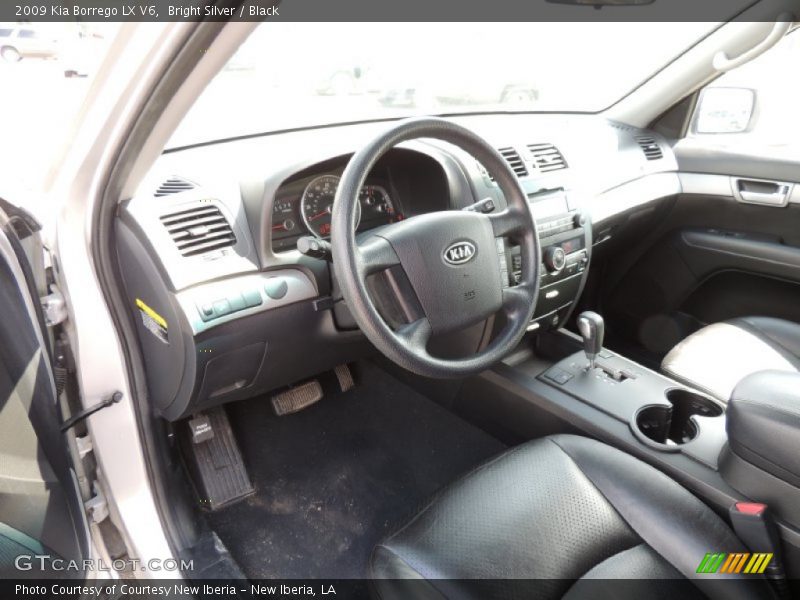 Bright Silver / Black 2009 Kia Borrego LX V6