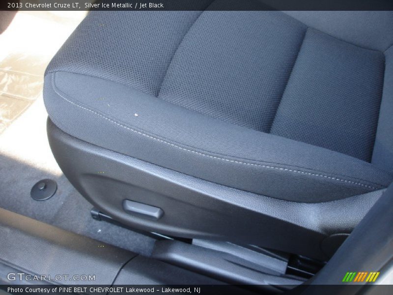 Silver Ice Metallic / Jet Black 2013 Chevrolet Cruze LT