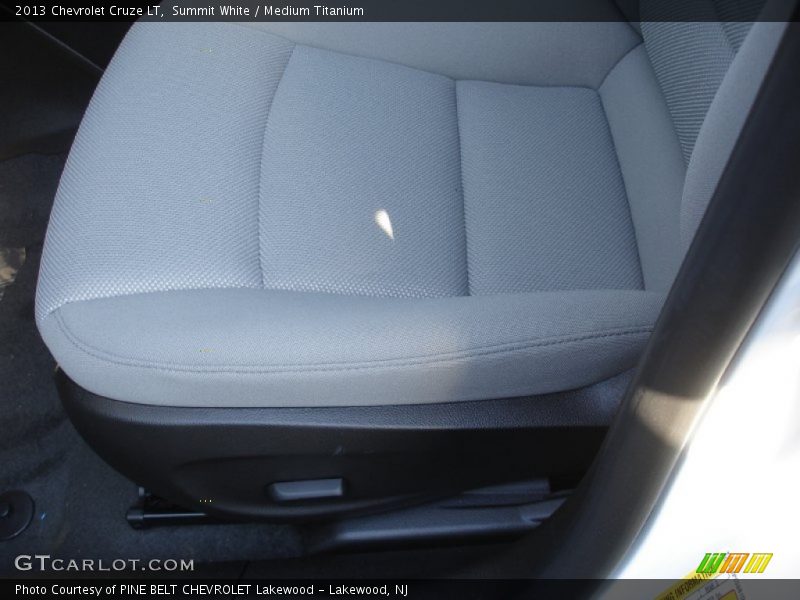 Summit White / Medium Titanium 2013 Chevrolet Cruze LT