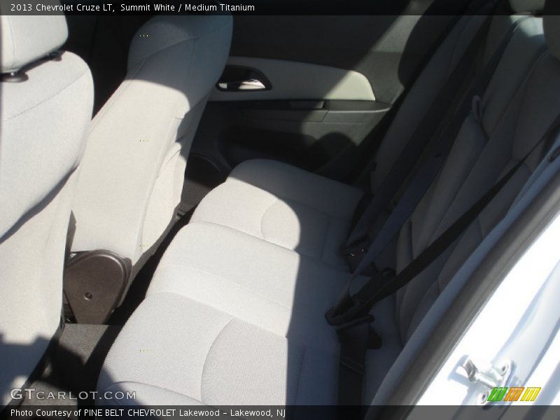 Summit White / Medium Titanium 2013 Chevrolet Cruze LT