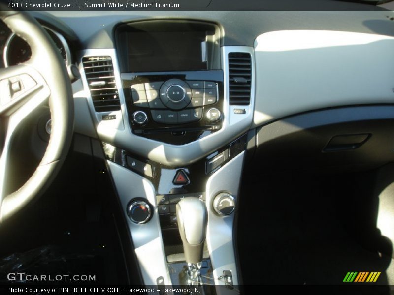 Summit White / Medium Titanium 2013 Chevrolet Cruze LT