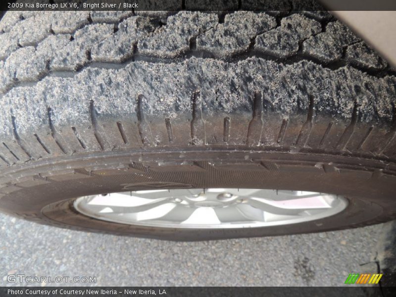 Bright Silver / Black 2009 Kia Borrego LX V6