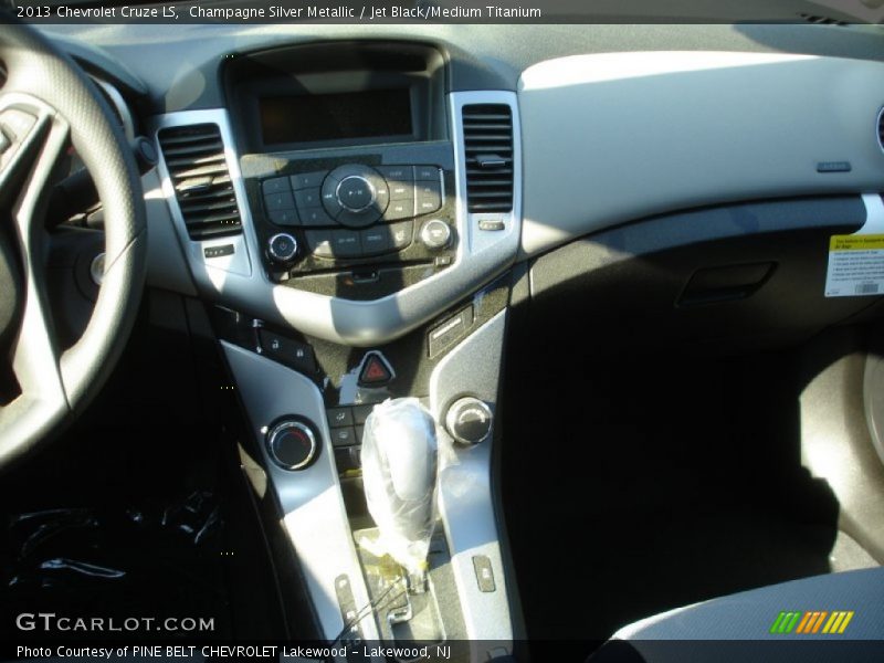 Champagne Silver Metallic / Jet Black/Medium Titanium 2013 Chevrolet Cruze LS