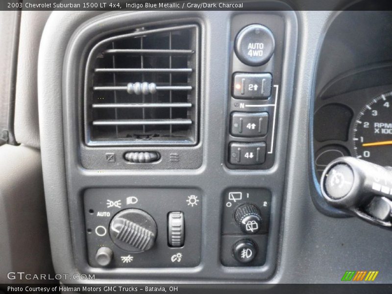 Indigo Blue Metallic / Gray/Dark Charcoal 2003 Chevrolet Suburban 1500 LT 4x4