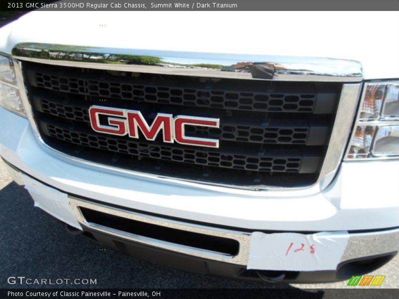 Summit White / Dark Titanium 2013 GMC Sierra 3500HD Regular Cab Chassis