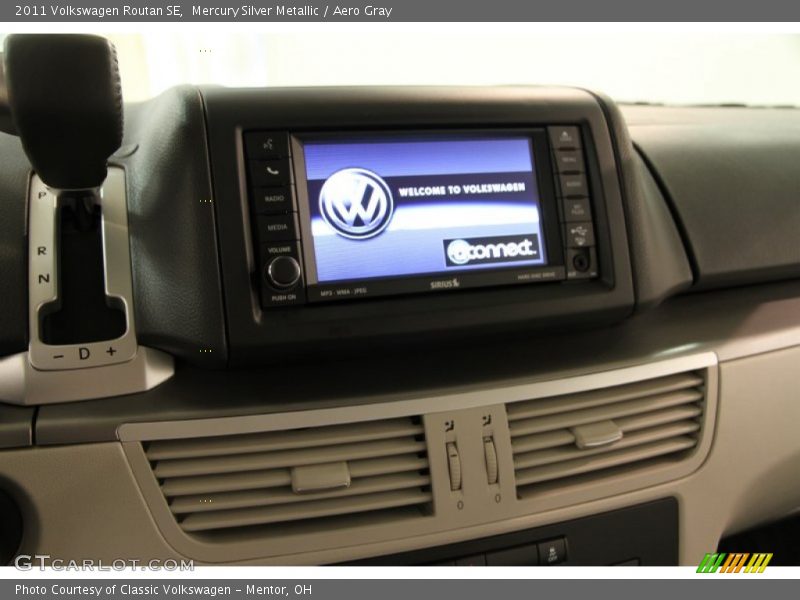 Mercury Silver Metallic / Aero Gray 2011 Volkswagen Routan SE