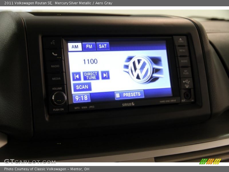 Mercury Silver Metallic / Aero Gray 2011 Volkswagen Routan SE