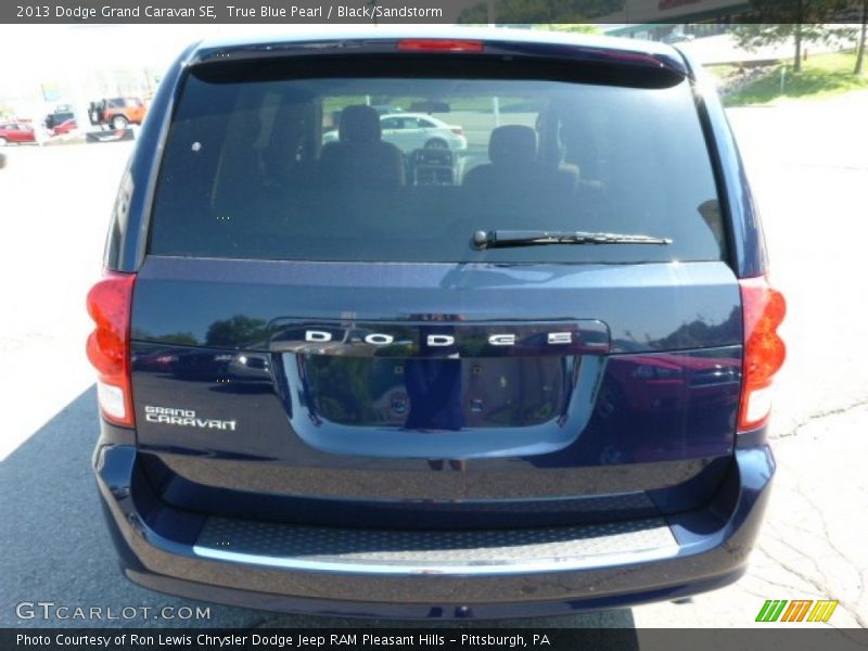 True Blue Pearl / Black/Sandstorm 2013 Dodge Grand Caravan SE