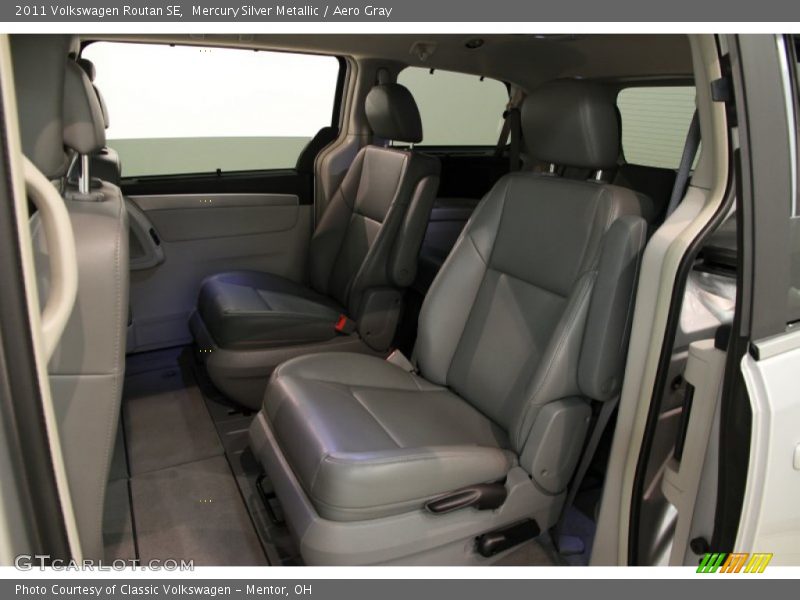 Mercury Silver Metallic / Aero Gray 2011 Volkswagen Routan SE