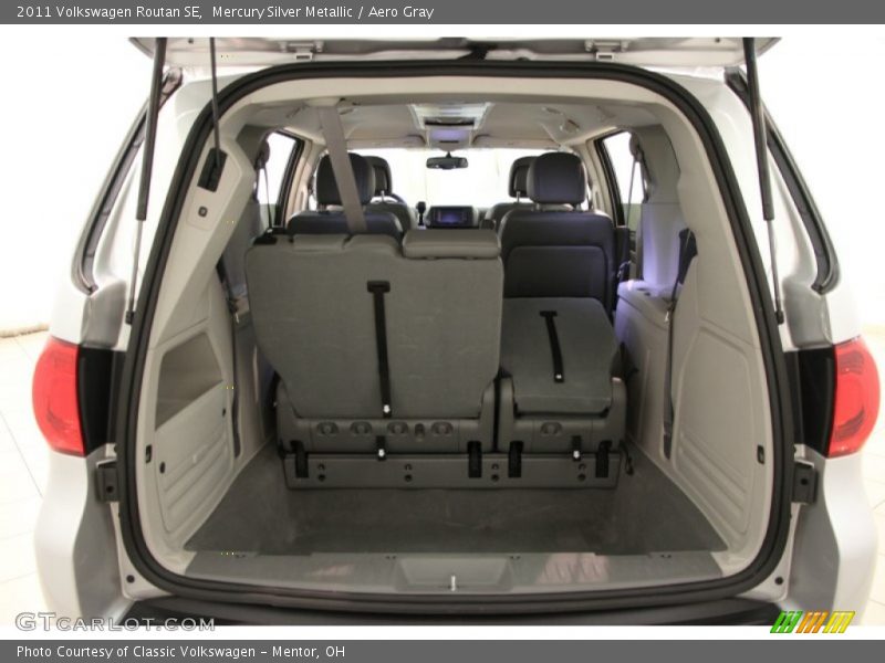 Mercury Silver Metallic / Aero Gray 2011 Volkswagen Routan SE