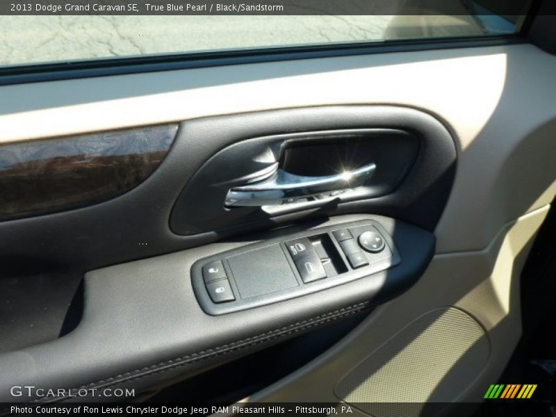 True Blue Pearl / Black/Sandstorm 2013 Dodge Grand Caravan SE