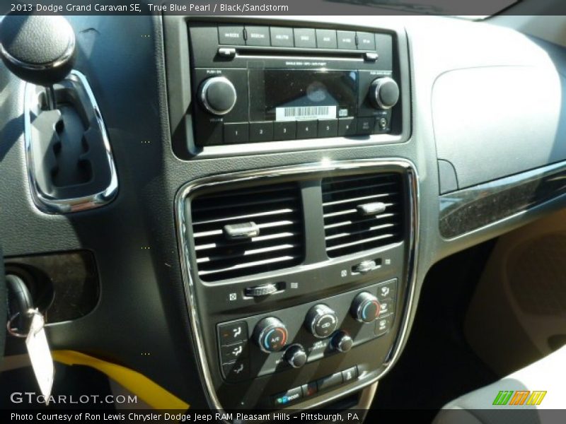 True Blue Pearl / Black/Sandstorm 2013 Dodge Grand Caravan SE