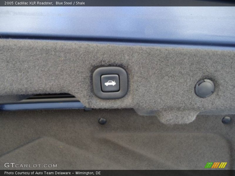 Blue Steel / Shale 2005 Cadillac XLR Roadster